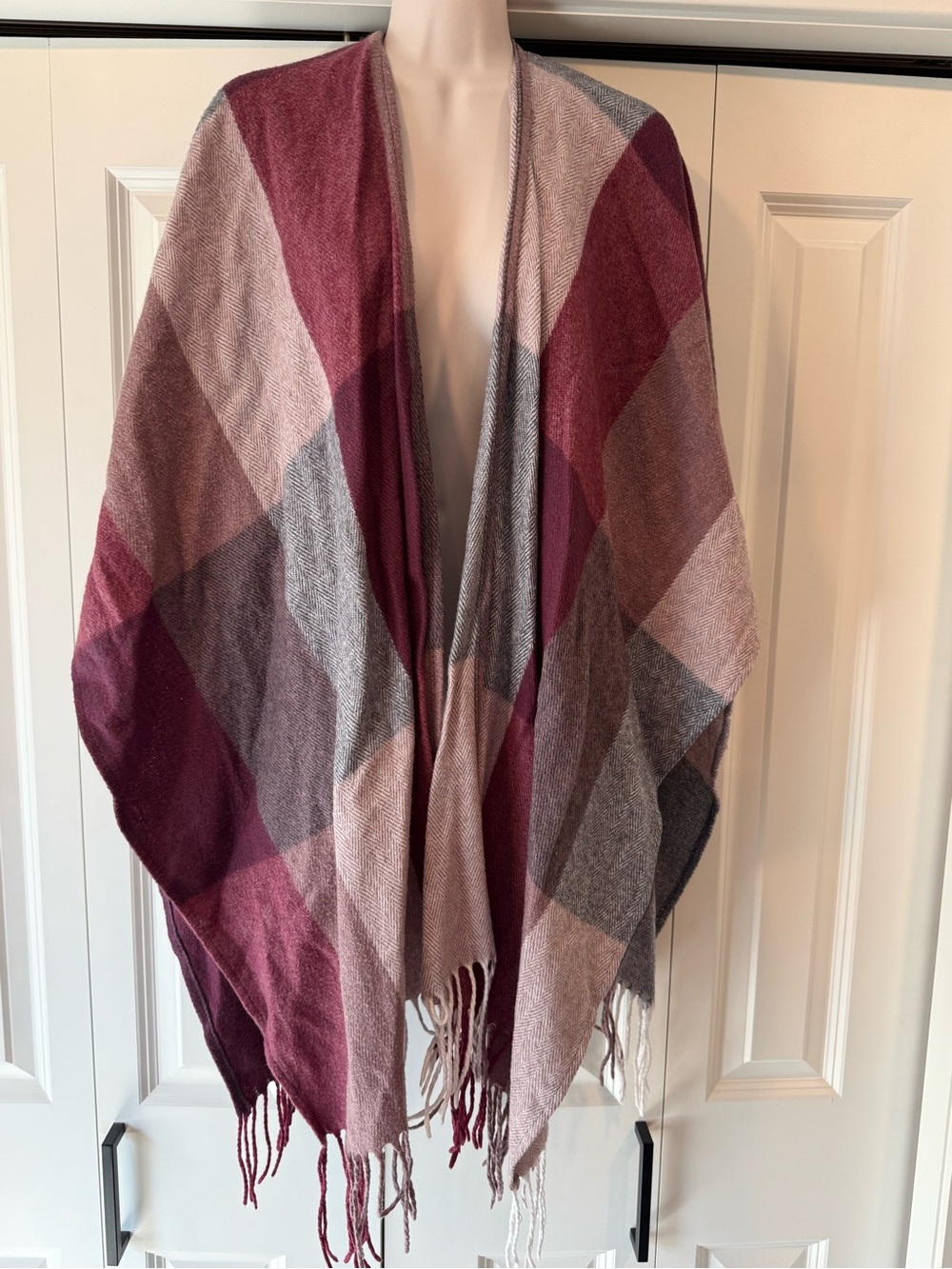Woolrich purple gray plaid poncho wrap cape one size xl 1X 2X